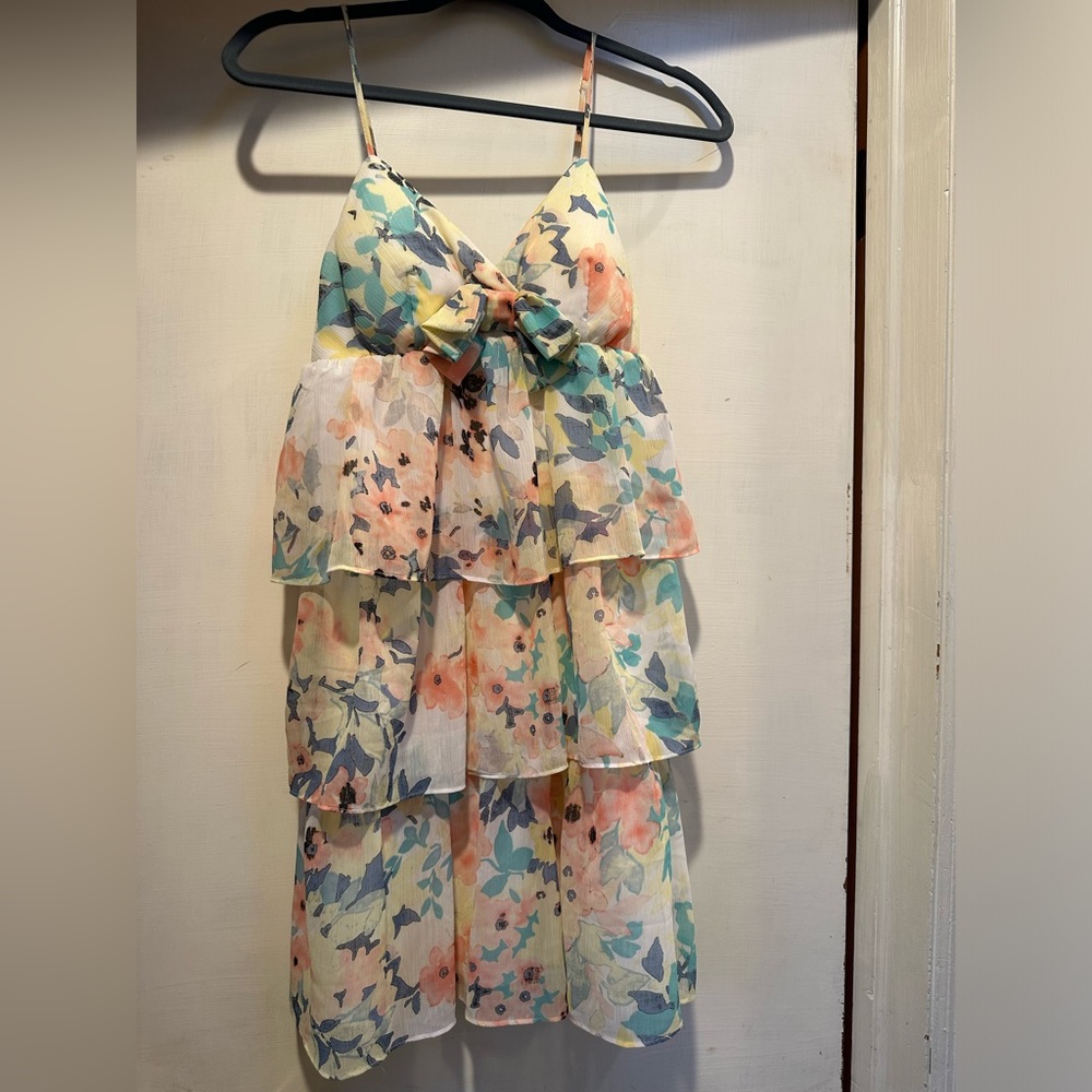 Candie’s tiered floral dress size medium